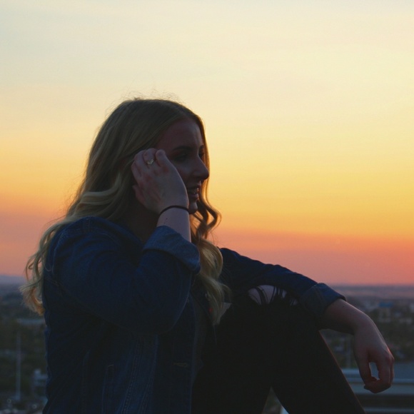 Meet your Posher, Kylie - Picture 1 of 1